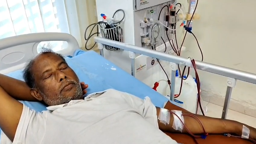 যিনি মানুষের অধিকার ও বেঁচে থাকার কথা লিখতেন, আজ তিনিই বাঁচার লড়াইয়ে